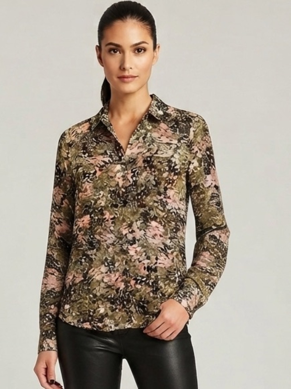 New York & Company Sheer Button Down Print Blouse☀️☀️☀️